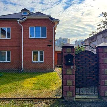 Продаж автономної частини будинку в центрі м Луцька
