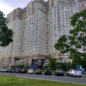 Ахматової вул., 22. Генератор, бомбосховище, новий будинок біля метро.