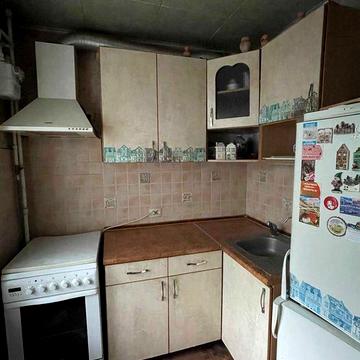 Продам 3 кв Київська 300 В Бровари