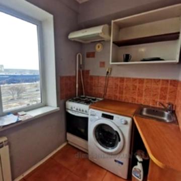Богатирська вул., 8