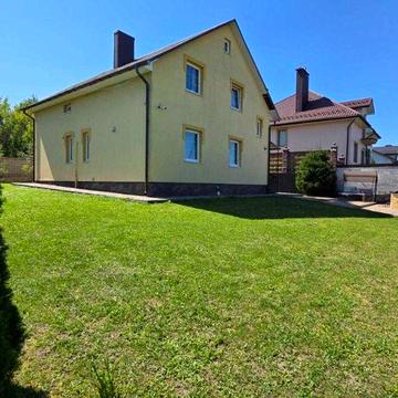 Надійний та приємний будинок–лише 3 км від Рівного(с. Б. Криниця)