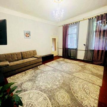Частина будинку в центрі з автономкою, окремий вхід