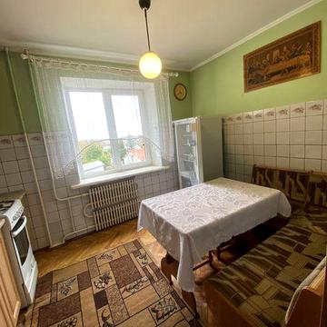 Здається в оренду 3 кімн. квартира вул. П.Обаля . Центр.