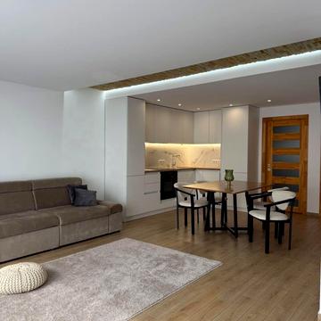 Золотиста вул., 50