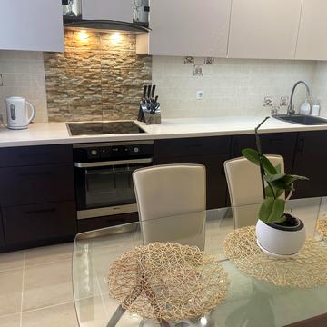 Олександра Мишуги вул., 2