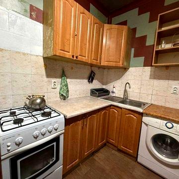 сдам 4 комнатную квартиру