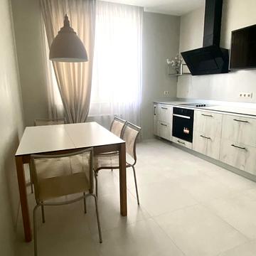 Середньофонтанська вул., 35