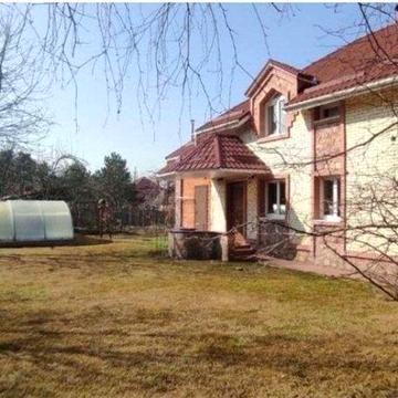 Дом возле метро Житомирская закрытый с охраной коттеджный городок