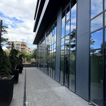 Острівна вул., 2