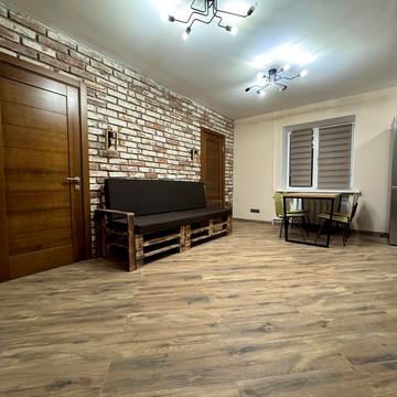 Кленова вул., 1