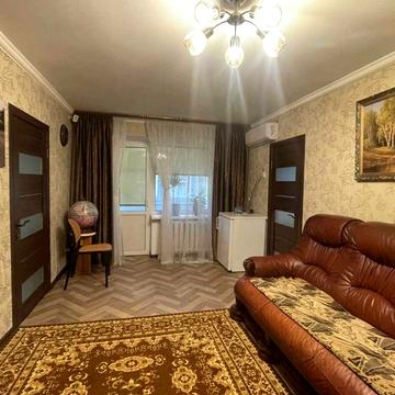 Продаю 3-кімнатну квартиру. 2 поверх. Космонавтів. Ремонт!