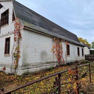 Будинок у селі Мошни