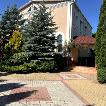 Козацька, 9