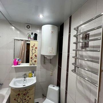 Продам однокімнатну квартиру по вулиці миру