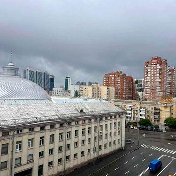 Продам 3к. квартиру бiля Цирку, вул. Дмитрiвська,2