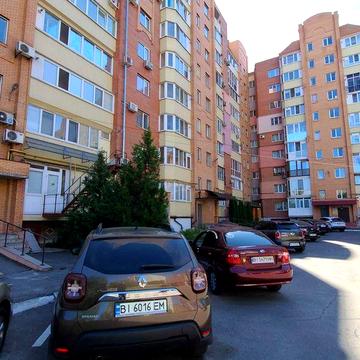 Центр, р-н Раффінато, термін не менше 2 місяців, за 16 000 грн/міс+ком