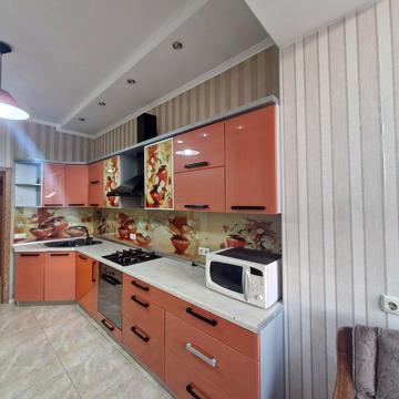 Тополина вул., 30