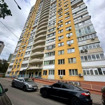 Наталії Ужвій вул., 12
