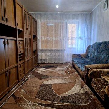 Сдаю 1кв.Центр юж.мкр-а.мебель,техника.Длительно.