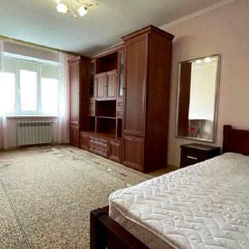 Оболонський просп., 40