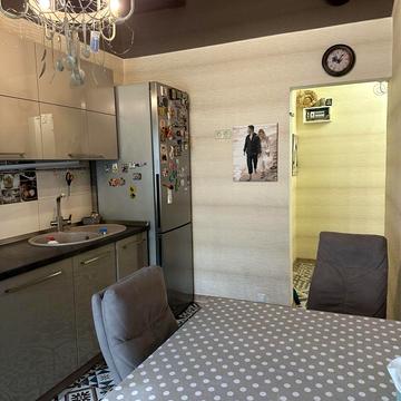 Тополина вул., 7