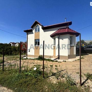 Продаж 2 поверхового будинку з гаражем і ділянкою на 6 соток