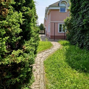 Продаж будинку близько центру Ужгорода