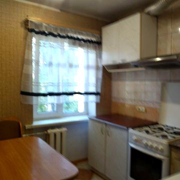 Варненська вул., 10