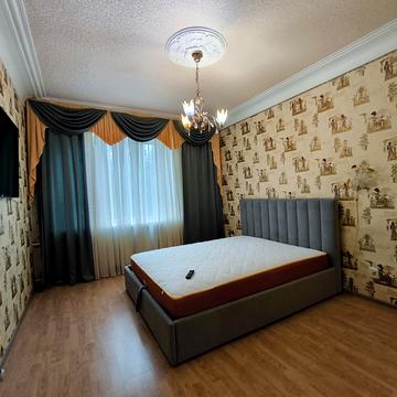Романа Ратушного вул. (Волгоградська), 2