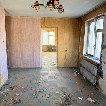 4-кімнатна квартира на вул. Калинова, під ремонт