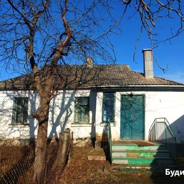 Продається газифікований будинок у центрі с. Уланів 76,1 м², 23 сотки