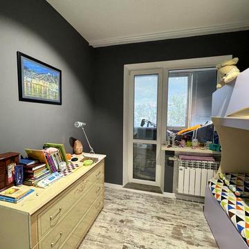 Продам 4-ком.Левый берег, 10мкрн с Видом на Днепр,Укомплектованная! ЖК ОСББ