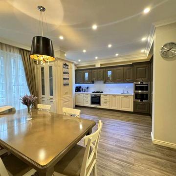 Продаж 4-х кімнатної квартири 140м2 Голосіївський Торг ЖК Кришталеві Джерела