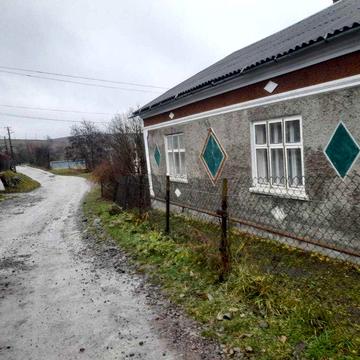 Цегляний Будинок з ділянкою 7 соток. Львівська обл с.Сновичі . 70.3кв