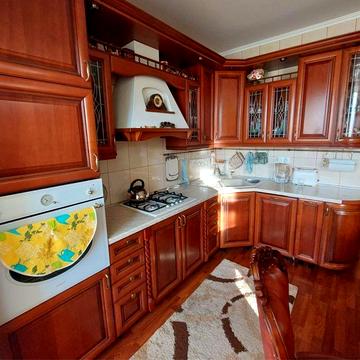 Продаж просторої 3-х кімнатної квартири вул. Чорних Запорожців