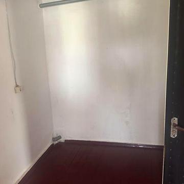 Просторий будинок, готовий до продажу