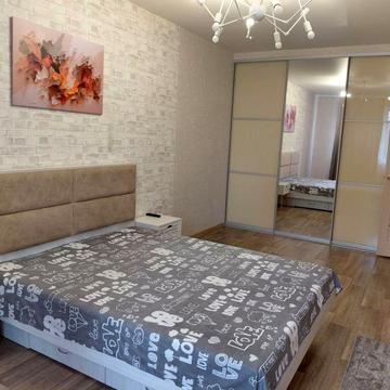 Квартира в центре Аркадии , ЖК 42 Жемчужина, долгосрочно до июл