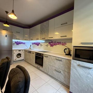 Володимира Івасюка вул., 7