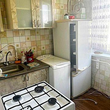продам 1 кімн Інгульский район Авангардна,газ колонка,меблі,техніка