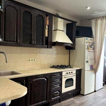 Продам три кімнатну квартиру по вул Д. Іващенка, 55й район, Порт Сіті