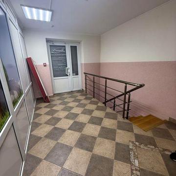 Продається   двоярусна 5 кімнатна квартира р-н Росвигово