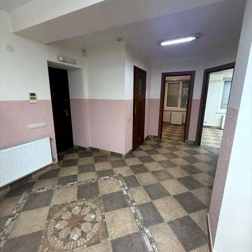 Продається   двоярусна 5 кімнатна квартира р-н Росвигово