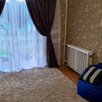 Здам 2 кімнатну  сталінку по вул . Театральній