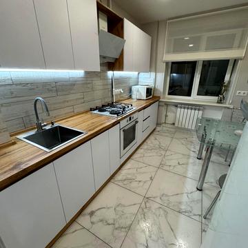 Олександра Поля просп. (Кірова), 42