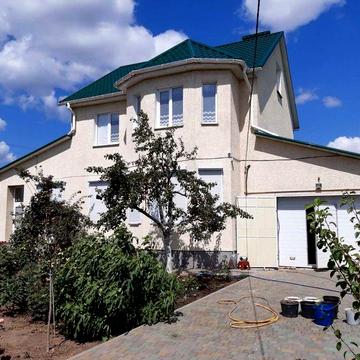 Новый дом рядом с каналом. Торг уместен