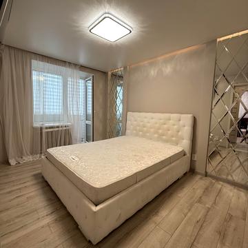 Мирогощанська вул., 1