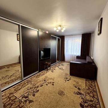Мирогощанська вул., 41