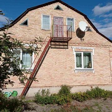 Клавдієво-продам капітальний будинок  біля лісу !