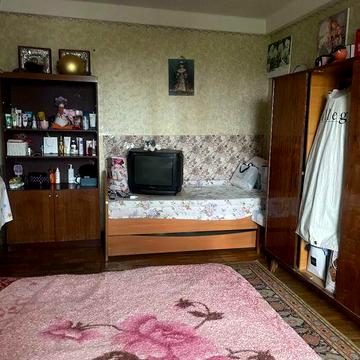 Березняківська 4, 2-ох кімнатна квартира в затишному місці