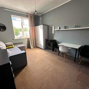 Оренда стільної 1-к кв. з паркомісцем недалеко від ст.метро Славутич